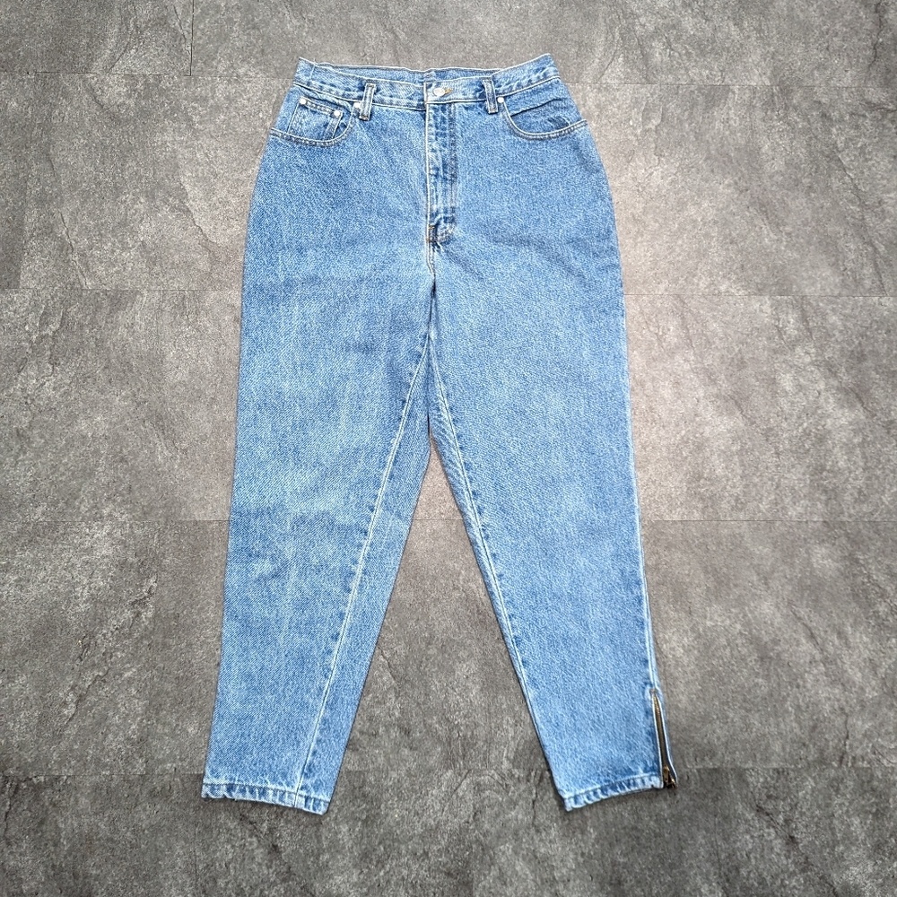 Vintage medium wash highwaisted tapered leg Silver mom jeans